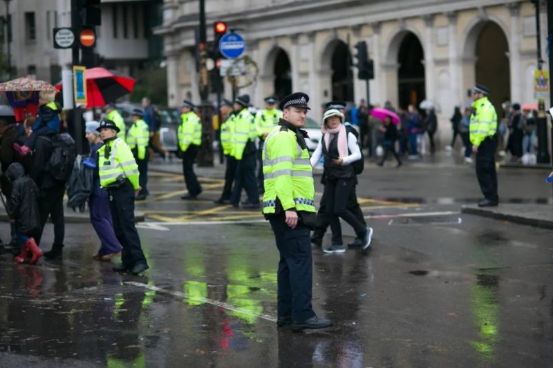 DM柔软亲肤多色彩反光执勤雨衣，，，，，，，，握别雨天闷热，，，，，，，，更安全更舒服